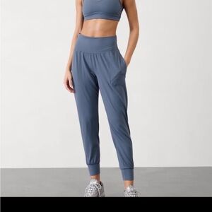 Athleta Salutation Jogger in Powervita